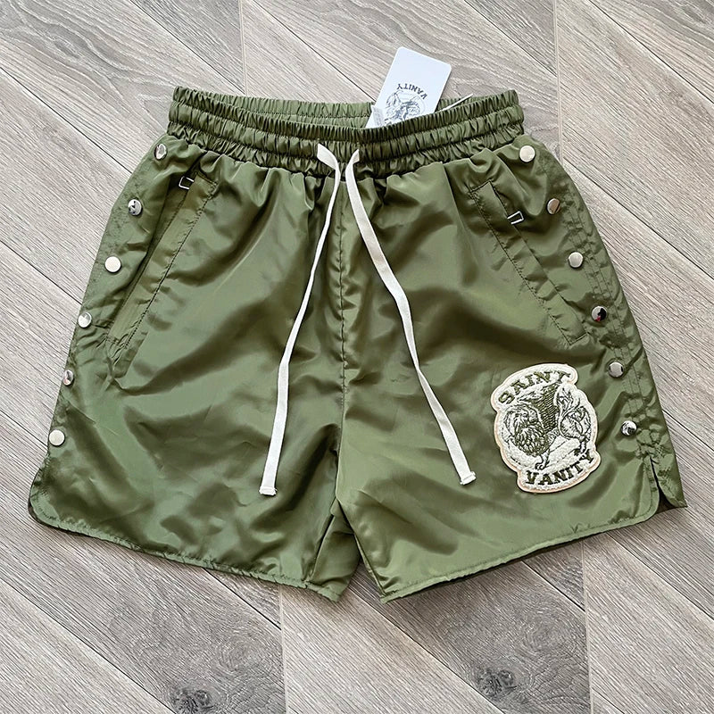 The same embroidered breasted casual sports shorts from SAINT VANITY ins
