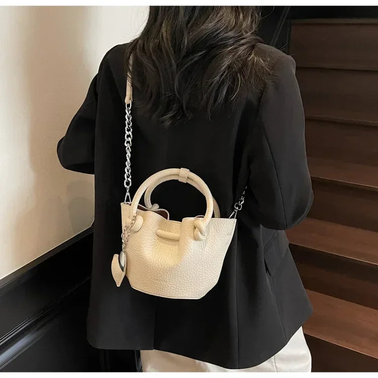 2025 Summer New Pleated Bucket Bag | Niche Fashion Hand-carried Messenger | High-end Simple Design for Beach & Vacation