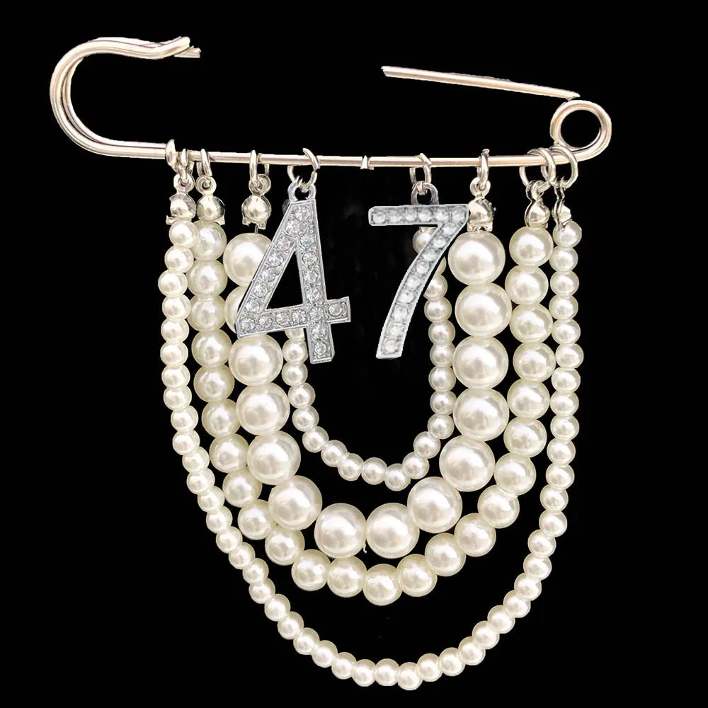 Greek Number Sorority Cloth Twisted Pearl Brooches for Women Fashion Coat Link Pins Hanging Style Brooch Summer Jewelry