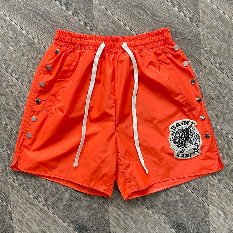 The same embroidered breasted casual sports shorts from SAINT VANITY ins
