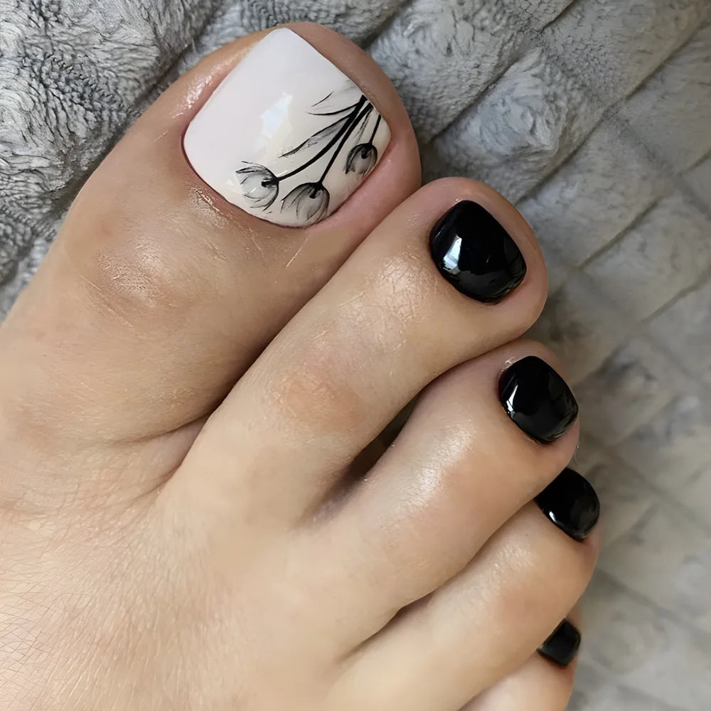 New White Flower Artificial Toe Nails with Gold Foil False Toenail Tips French Lady Girl Wearable Press on Nails for Feets
