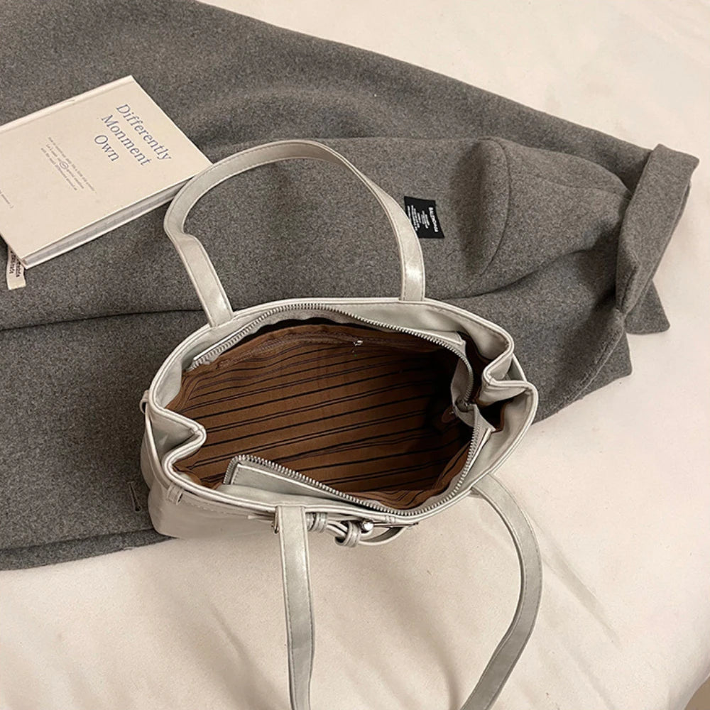 Belt Buckle Design Shoulder Satchels Bag for Women 2025 New in Luxury Designer Handbags Branded Fashion Totes with Pendant Сумка