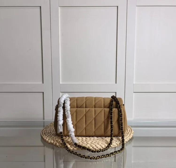 2025 New Arrival Chain Crossbody Bag, Quilted Sheepskin Shoulder Bag, Fashion Tote and Underarm Bag for Women