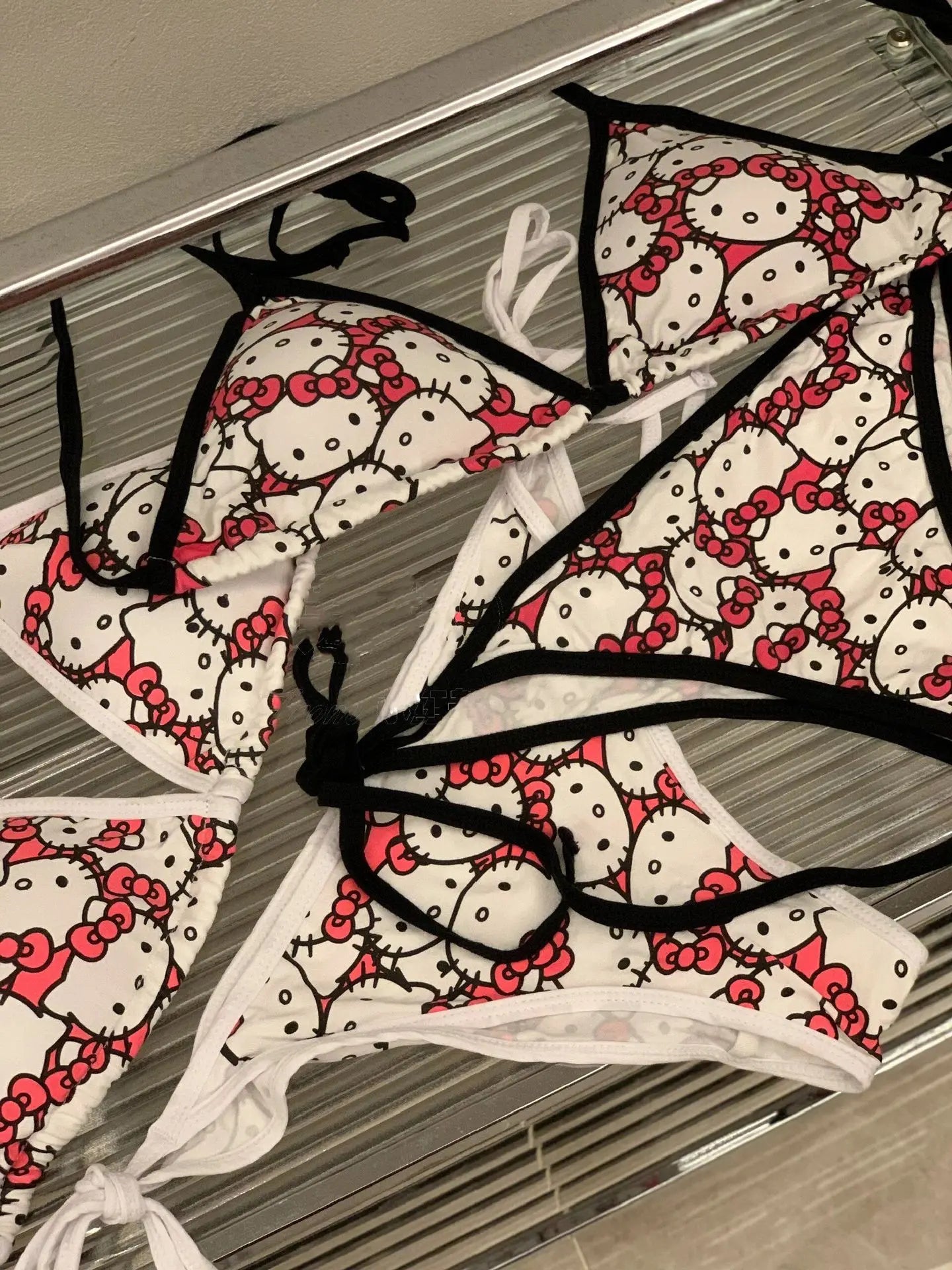 Sanrio Hello Kitty Kawaii Bikinis Set Cute Cartoon Anime Summer Beach Soft Side Strappy Panties Kawaii Swimsuit Sexy Bikini Y2k