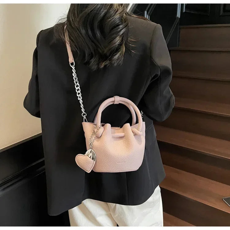 2025 Summer New Pleated Bucket Bag | Niche Fashion Hand-carried Messenger | High-end Simple Design for Beach & Vacation