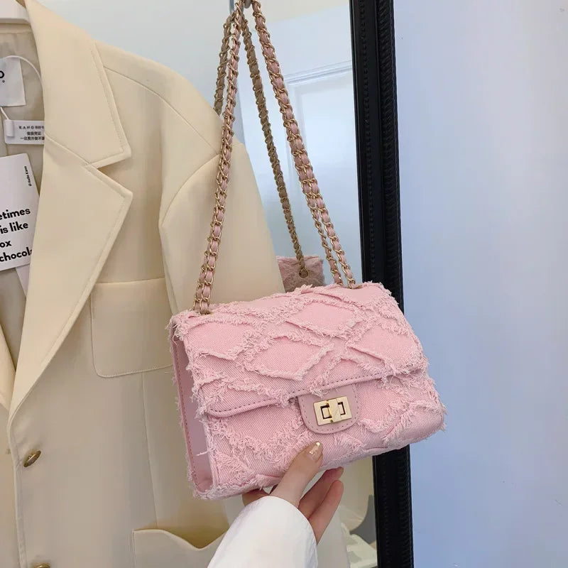 Fashion Forward Light Luxury Bag Retro Embossed Quilted Underarm, High - End Aesthetic, Versatile Handheld Option, Premium