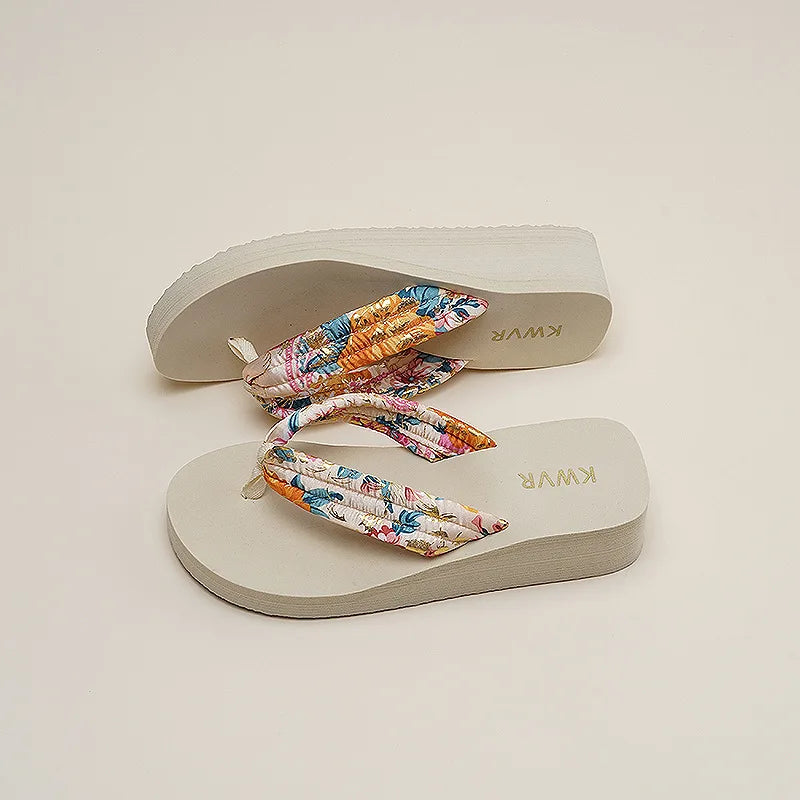 Adult 4cm Sponge Cake Thick Sole Flip Flops Summer 2026 Women's Versatile Conch Anti-slip Sandals Shiny Diamonds Beach Shoes