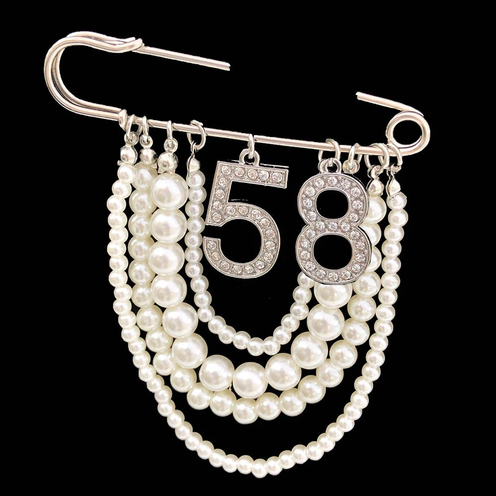 Greek Number Sorority Cloth Twisted Pearl Brooches for Women Fashion Coat Link Pins Hanging Style Brooch Summer Jewelry