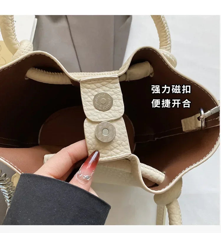 2025 Summer New Pleated Bucket Bag | Niche Fashion Hand-carried Messenger | High-end Simple Design for Beach & Vacation