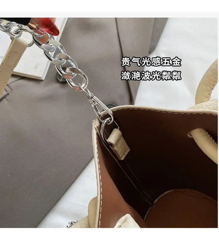 2025 Summer New Pleated Bucket Bag | Niche Fashion Hand-carried Messenger | High-end Simple Design for Beach & Vacation
