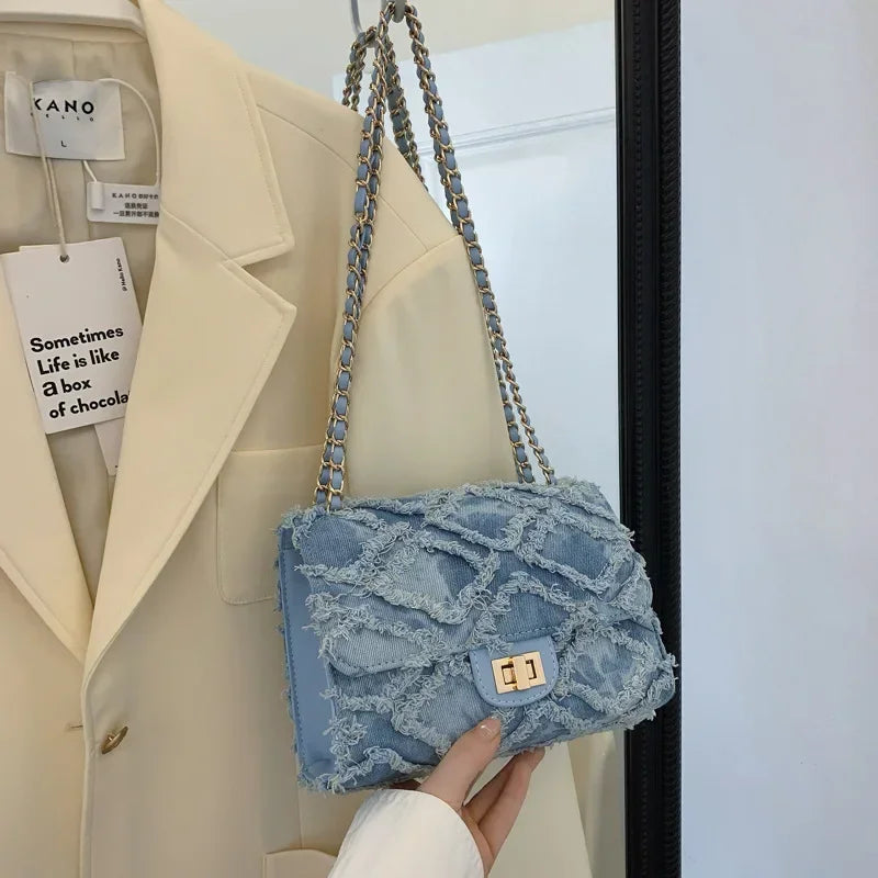 Fashion Forward Light Luxury Bag Retro Embossed Quilted Underarm, High - End Aesthetic, Versatile Handheld Option, Premium