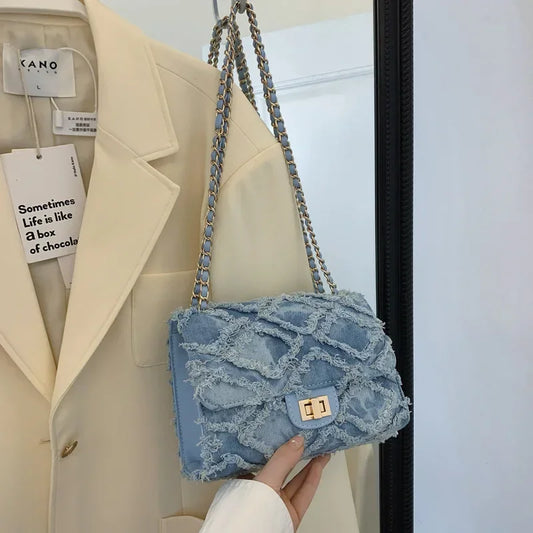 Fashion Forward Light Luxury Bag Retro Embossed Quilted Underarm, High - End Aesthetic, Versatile Handheld Option, Premium