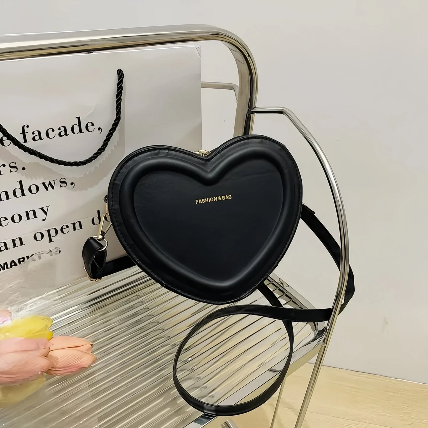 Hot Selling Heart Crossbody Bag Women's Solid Color PU Leather Versatile Sweet Shoulder Bag Fashion Handbag-tan