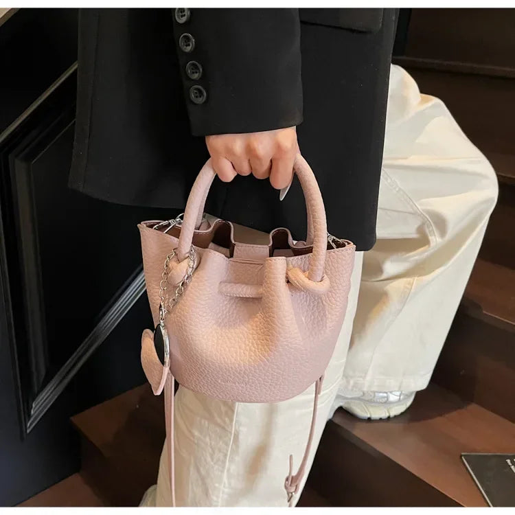 2025 Summer New Pleated Bucket Bag | Niche Fashion Hand-carried Messenger | High-end Simple Design for Beach & Vacation