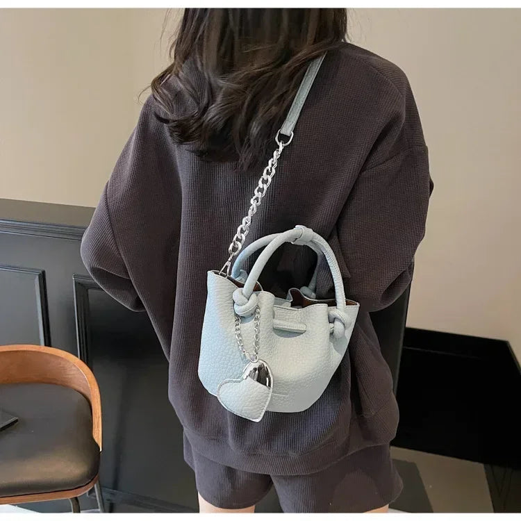 2025 Summer New Pleated Bucket Bag | Niche Fashion Hand-carried Messenger | High-end Simple Design for Beach & Vacation