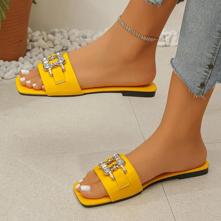 Fashion Women Slippers Lightweight Flat Sandals Trend Metal Decoration Casual Shoes Square Toe Chain Slippers Beach Slides Women
