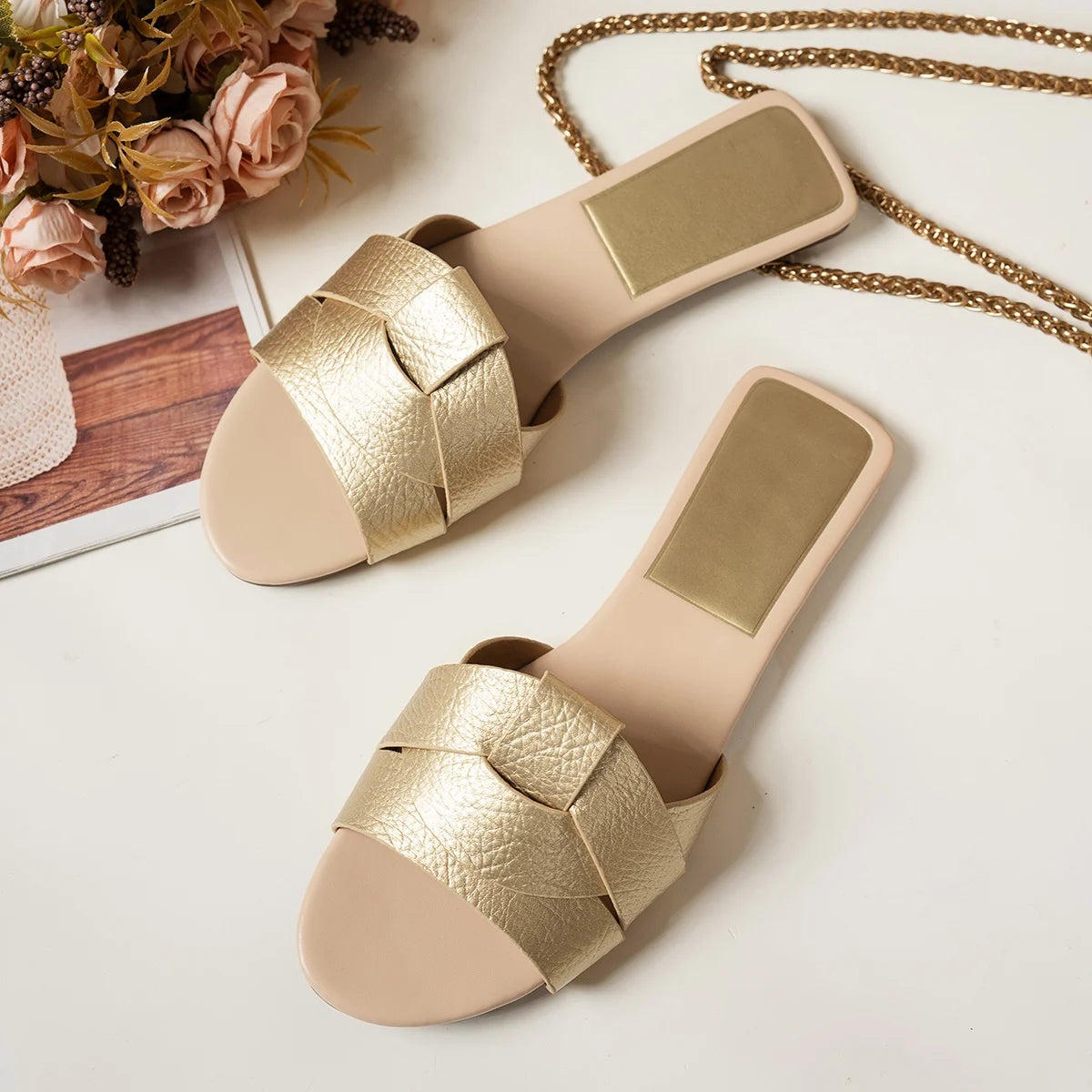 Designer Flat New Slippers Weave comfortable casual bottom slippers summer luxury women's sandals