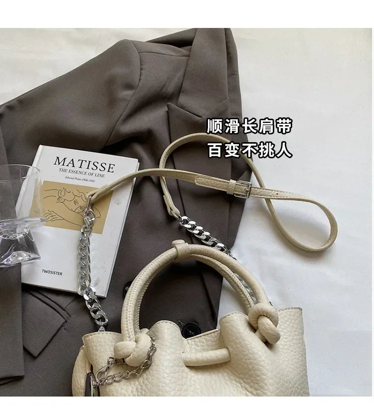 2025 Summer New Pleated Bucket Bag | Niche Fashion Hand-carried Messenger | High-end Simple Design for Beach & Vacation