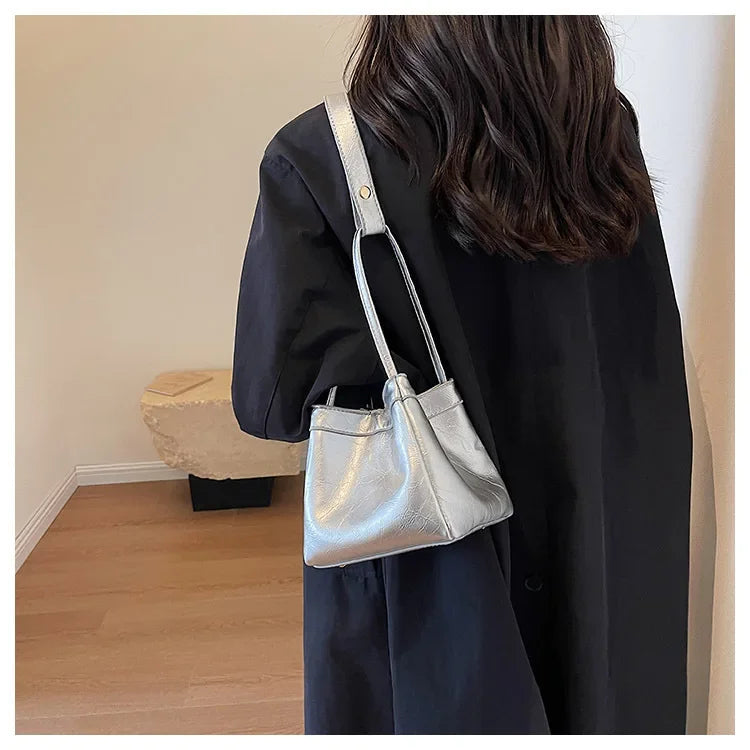 Design Sense Red Women New 2024 Fashion Texture Shoulder Bag Popular Popular Hand Tote Bags for Women Handbags Red Purse Bolsa