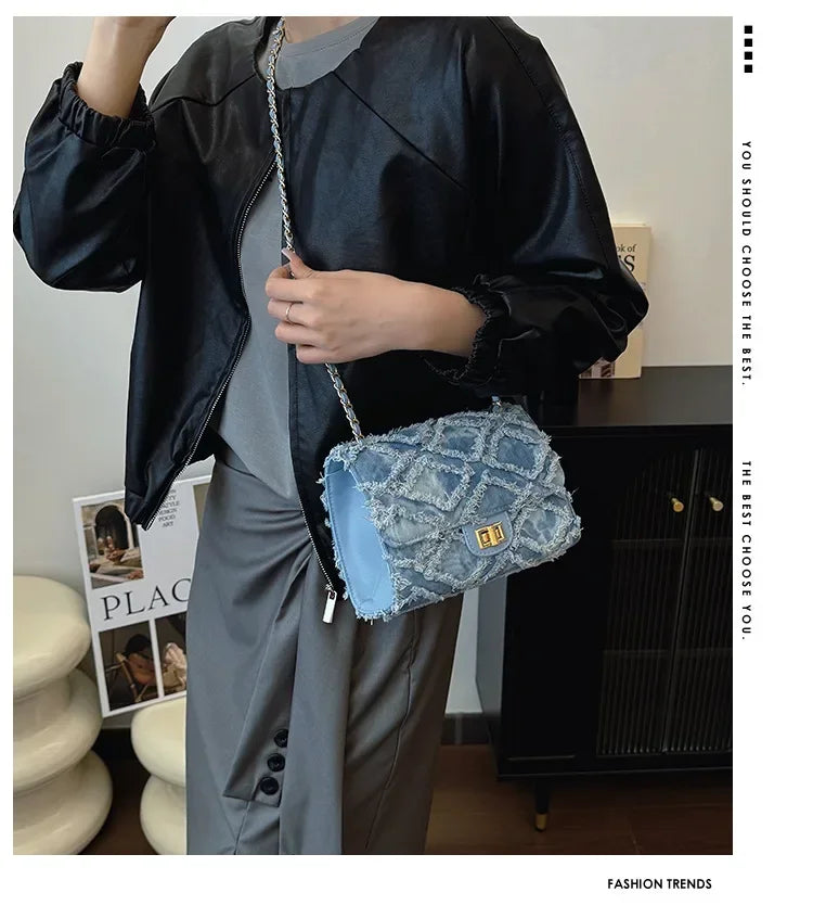 Fashion Forward Light Luxury Bag Retro Embossed Quilted Underarm, High - End Aesthetic, Versatile Handheld Option, Premium