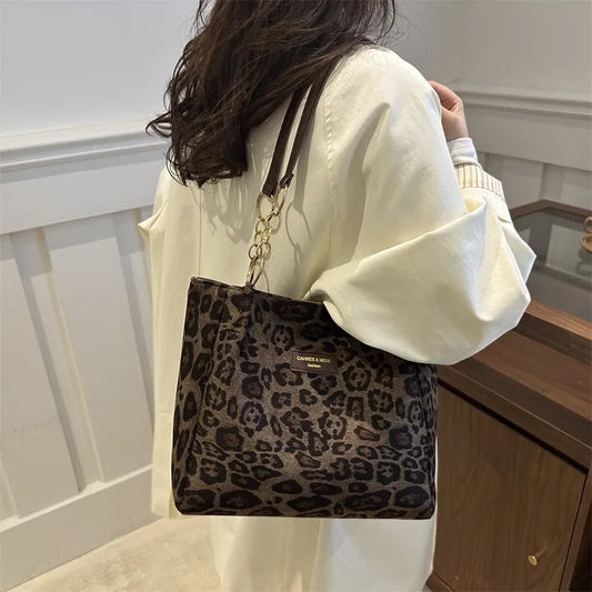 Korean version simple commuting canvas bag, large capacity Hong Kong style retro new bag, handbag, leopard print shoulder bag