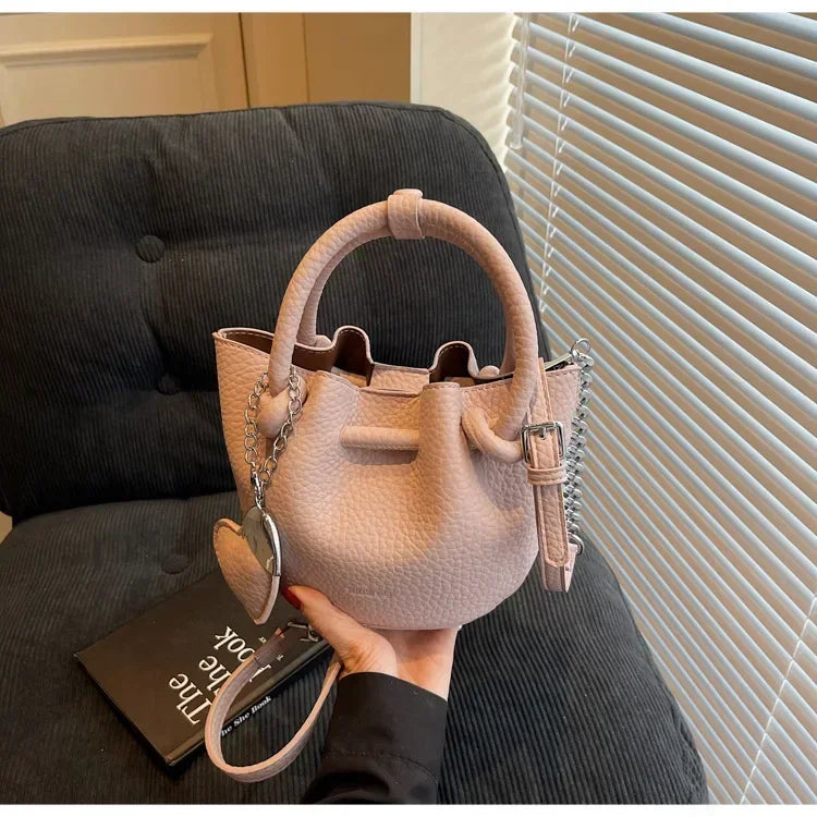 2025 Summer New Pleated Bucket Bag | Niche Fashion Hand-carried Messenger | High-end Simple Design for Beach & Vacation