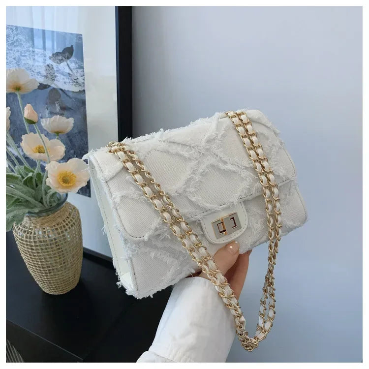 Fashion Forward Light Luxury Bag Retro Embossed Quilted Underarm, High - End Aesthetic, Versatile Handheld Option, Premium