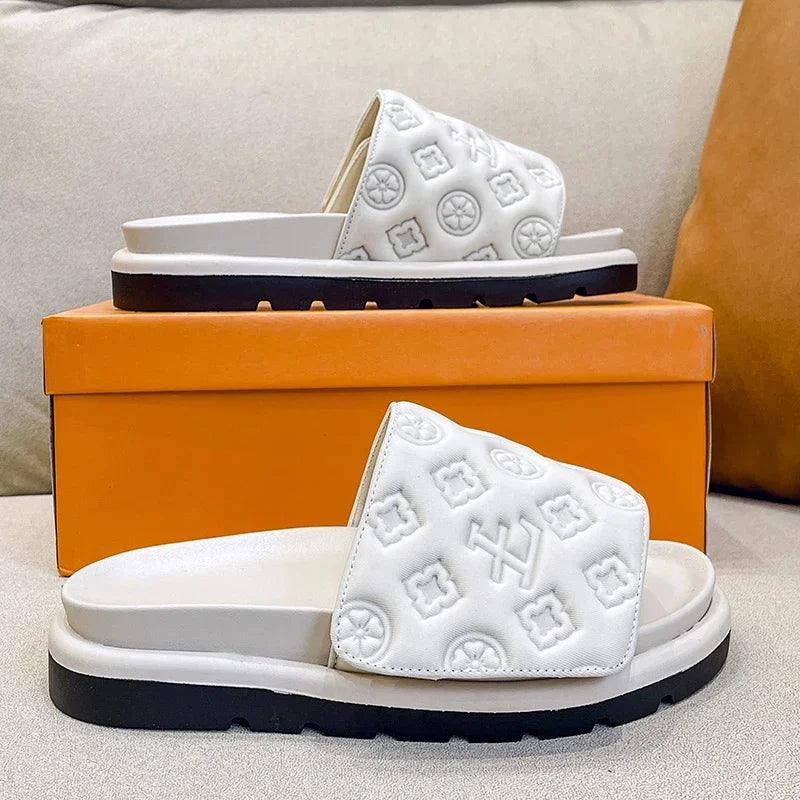 Summer New Luxury Designer Women's Thick Sole Slippers Outdoor Fashion Beach Sandals Embossed Printing Home Women's Shoes