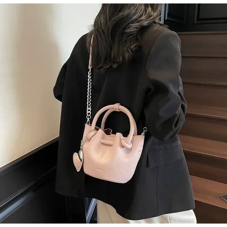 2025 Summer New Pleated Bucket Bag | Niche Fashion Hand-carried Messenger | High-end Simple Design for Beach & Vacation