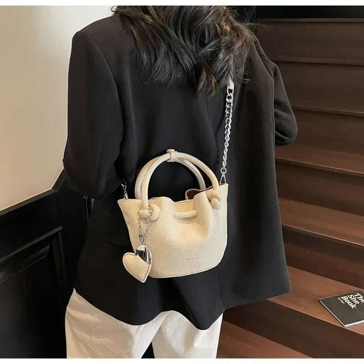 2025 Summer New Pleated Bucket Bag | Niche Fashion Hand-carried Messenger | High-end Simple Design for Beach & Vacation