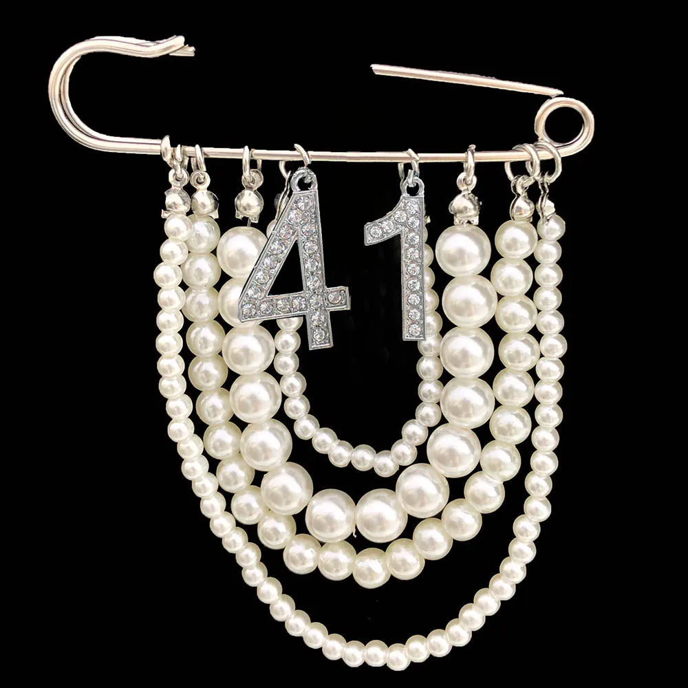 Greek Number Sorority Cloth Twisted Pearl Brooches for Women Fashion Coat Link Pins Hanging Style Brooch Summer Jewelry