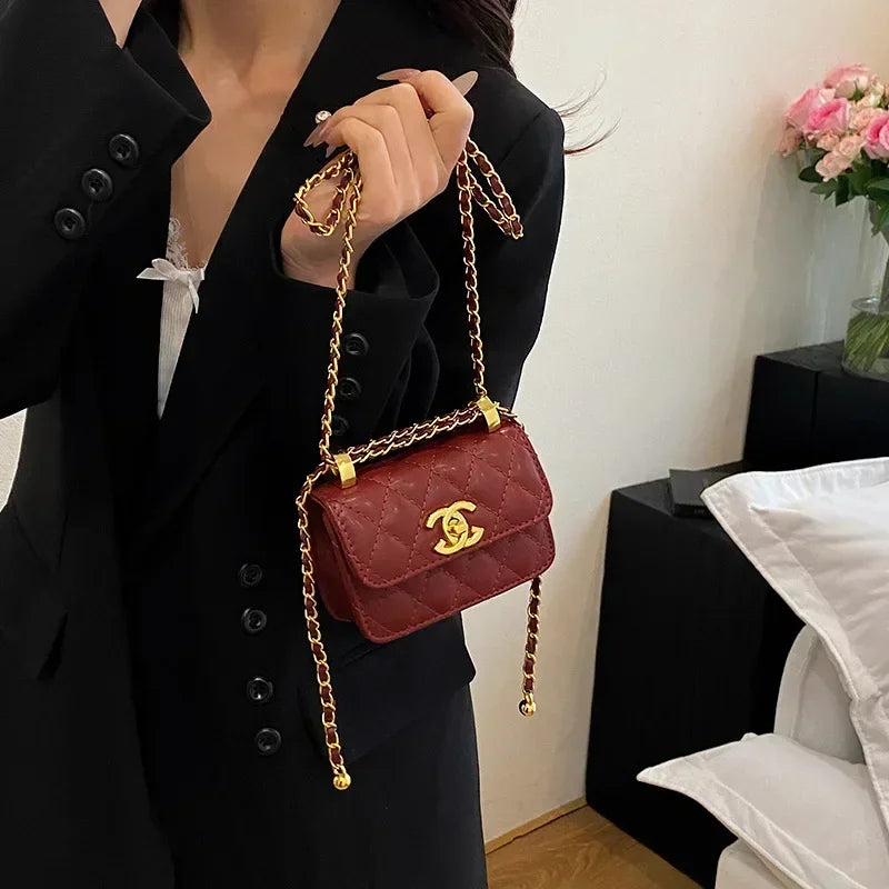 2025 New Arrival! Women's High-Quality Textured Small Square Bag - Trendy Chain Shoulder Design, Versatile for All Occasions
