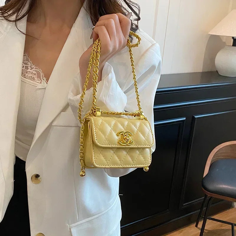 2025 New Arrival! Women's High-Quality Textured Small Square Bag - Trendy Chain Shoulder Design, Versatile for All Occasions