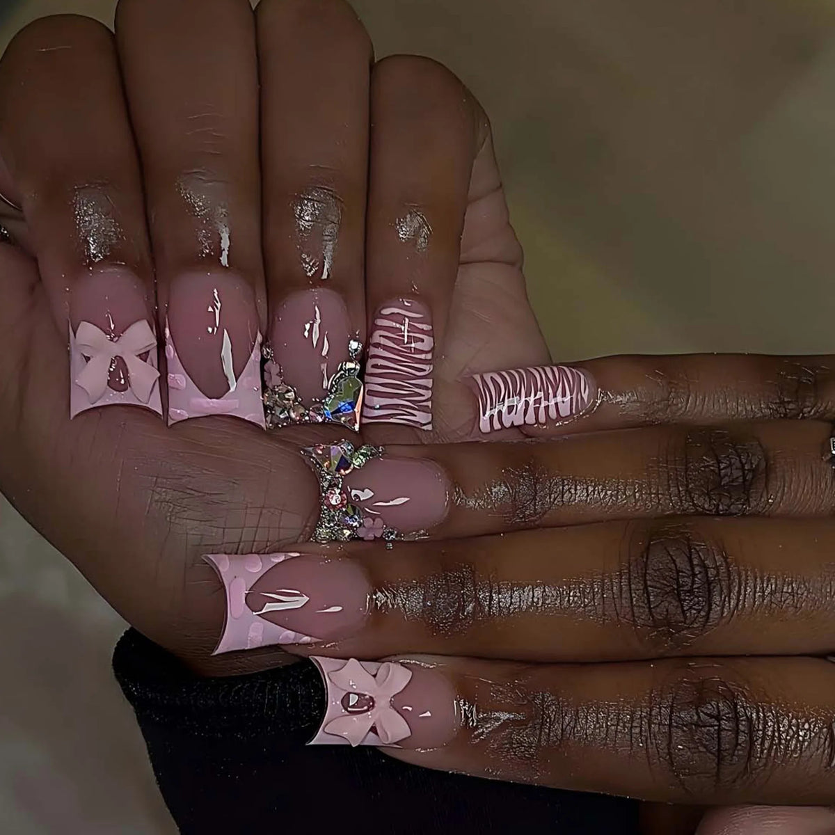 24pcs Nude Pink Sweet Fake Nails Short Duckbill Leopard Print French False Nails With 3D Bowknots Butterfly Cherry Press On Nail