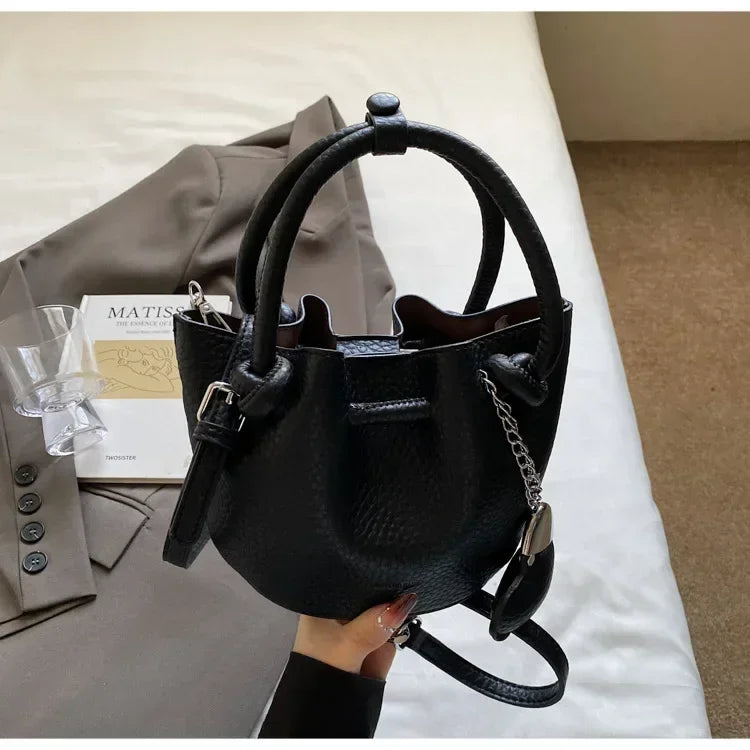 2025 Summer New Pleated Bucket Bag | Niche Fashion Hand-carried Messenger | High-end Simple Design for Beach & Vacation