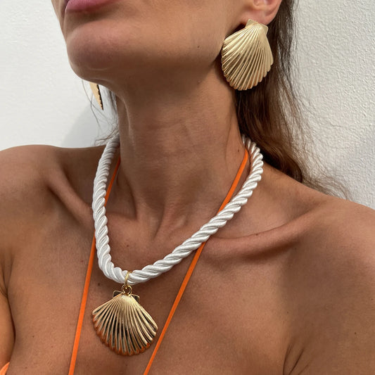 Ingemark Creative Unique Big Metal Scallop Pendant Choker Necklace Stud Earrings for Women 2025 New Fashion Summer Jewelry Set