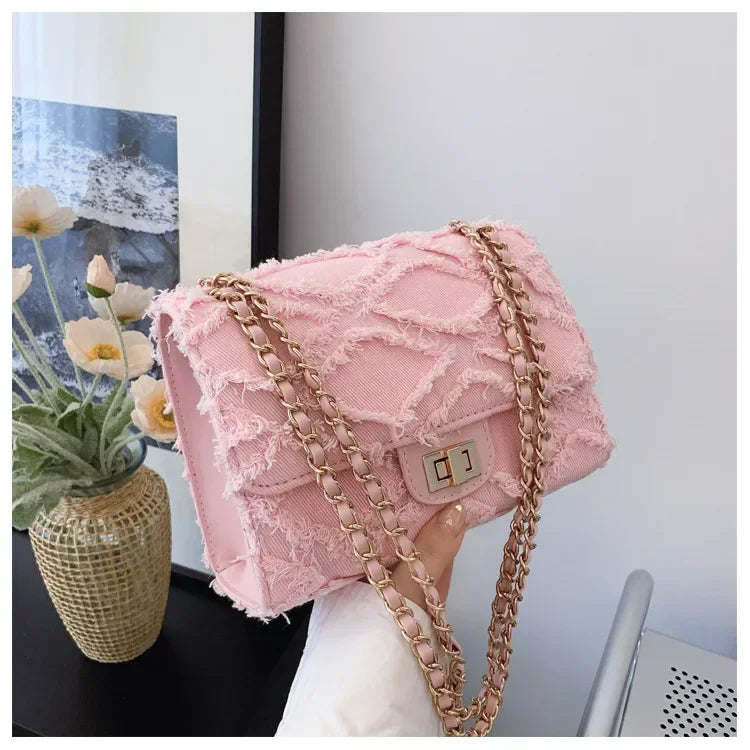 Fashion Forward Light Luxury Bag Retro Embossed Quilted Underarm, High - End Aesthetic, Versatile Handheld Option, Premium