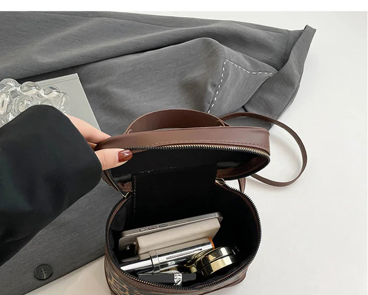 Fashion Round Bucket Bags For Women's Daily Used, Leopard Pattern Crossbody Shoulder Bag For Commuting, Casual Ladies Handbags