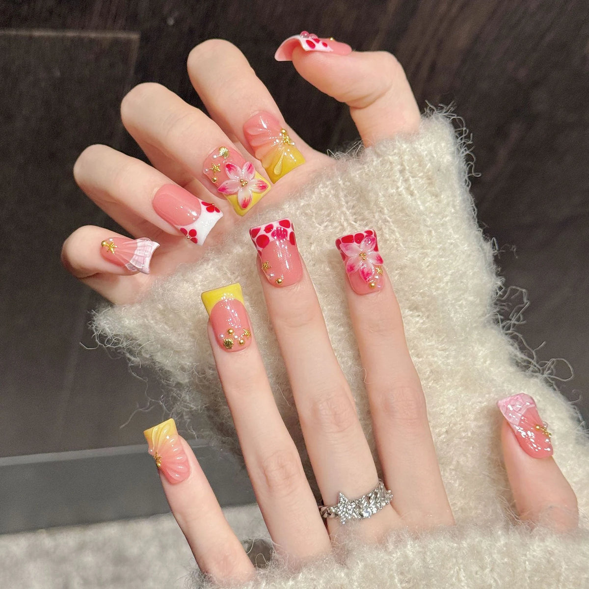 10pcs Handmade Duckbill Press on Nails French Artificial Nails With 3D Flowers Decor Elegant Fake Nails Detachable False Nails