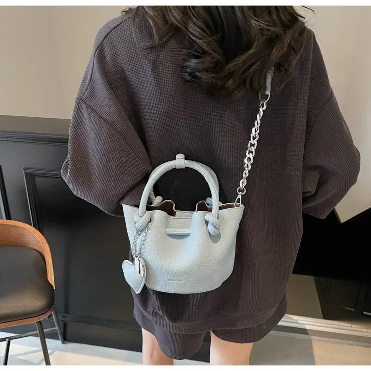 2025 Summer New Pleated Bucket Bag | Niche Fashion Hand-carried Messenger | High-end Simple Design for Beach & Vacation