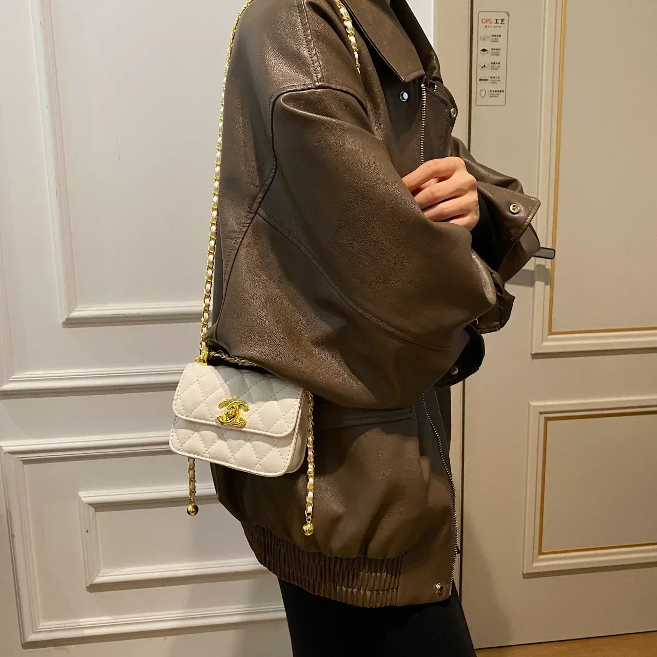 2025 New Arrival! Women's High-Quality Textured Small Square Bag - Trendy Chain Shoulder Design, Versatile for All Occasions