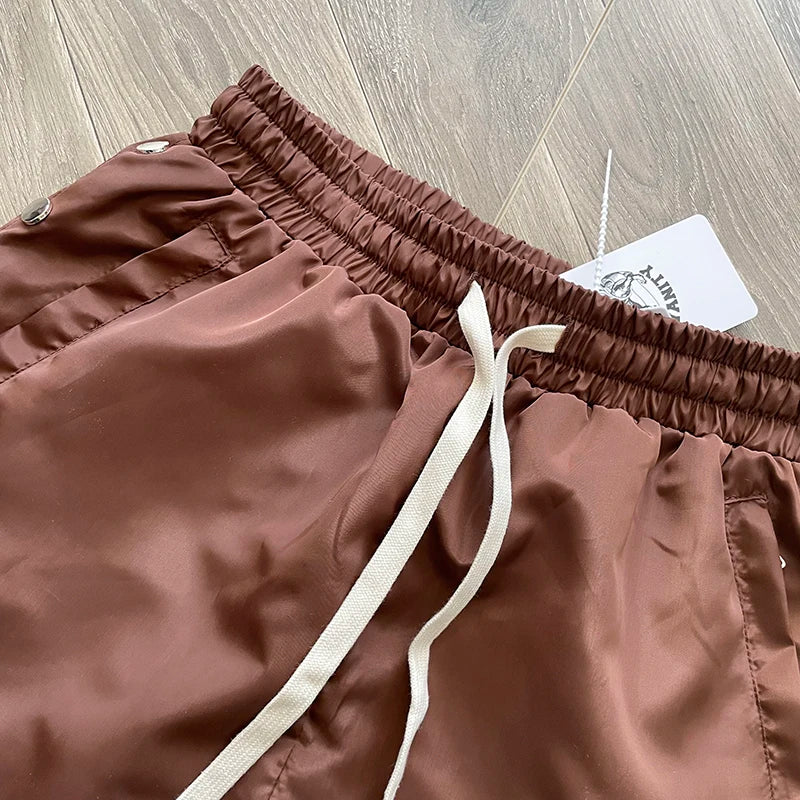 The same embroidered breasted casual sports shorts from SAINT VANITY ins