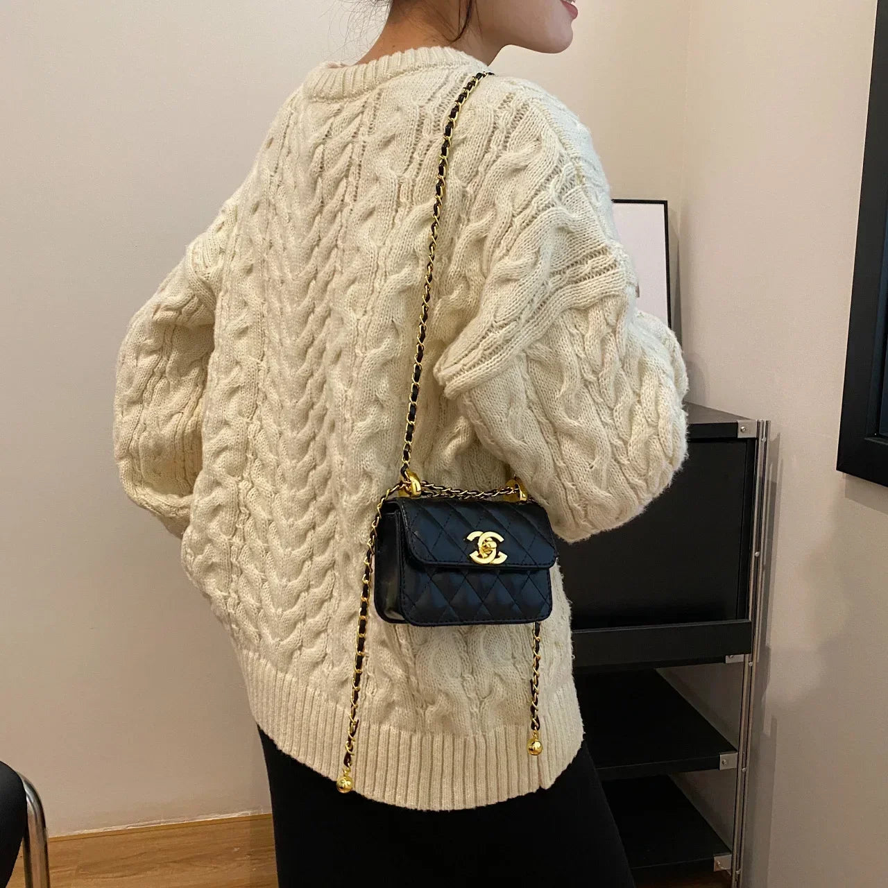 2025 New Arrival! Women's High-Quality Textured Small Square Bag - Trendy Chain Shoulder Design, Versatile for All Occasions