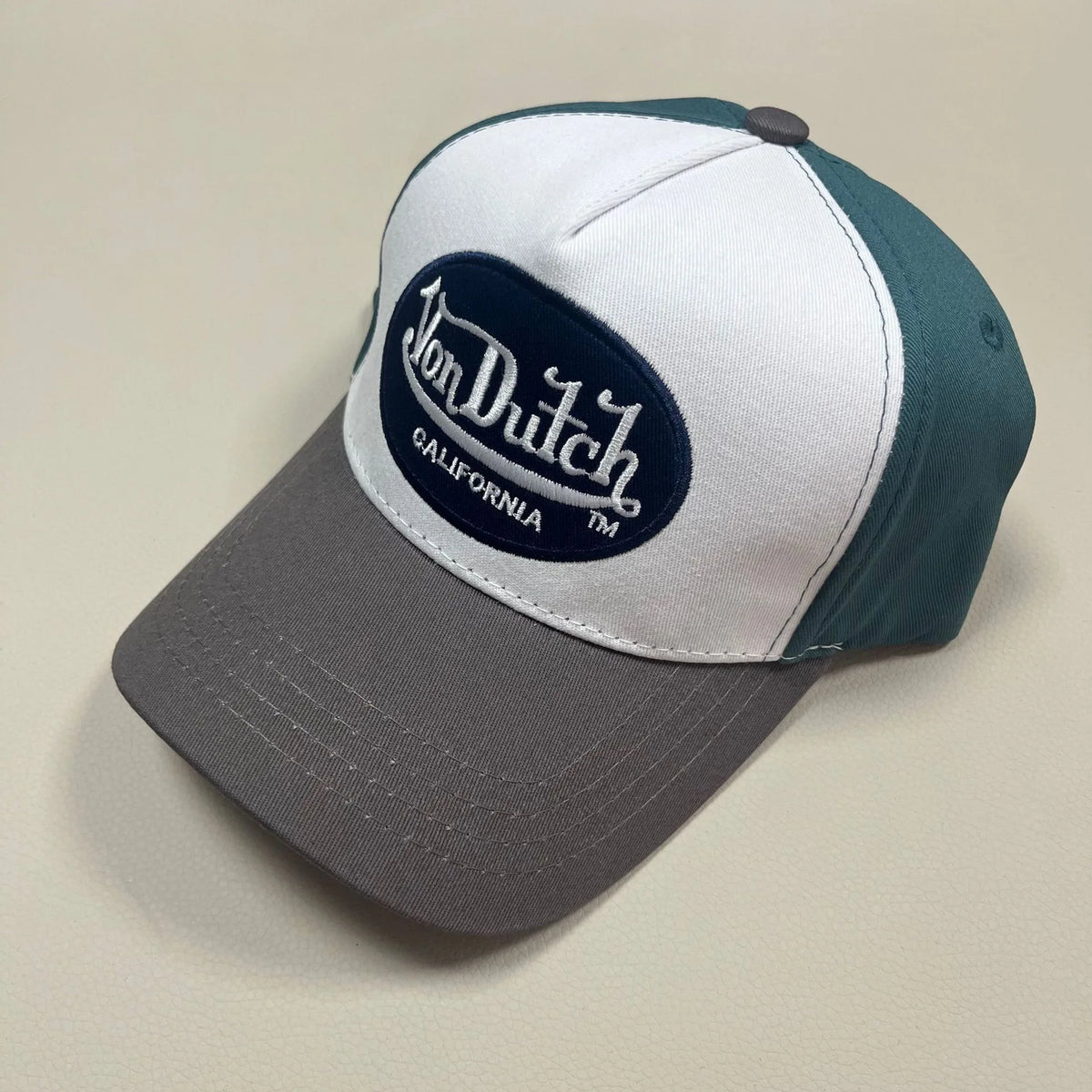 Casual fashion VON Baseball Cap Breathable shade Alphabet embroidery Sunblock Mesh Embroidered DUTCH Trucker Hat