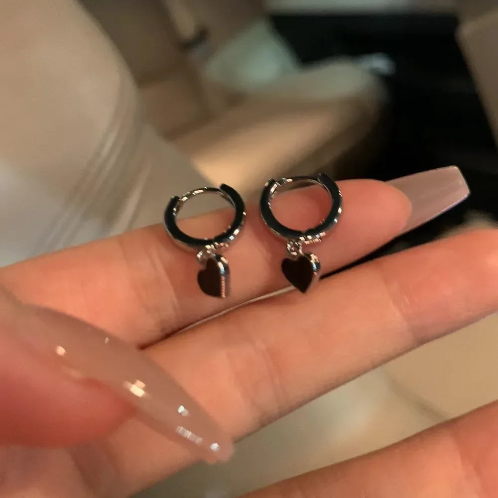Black Color Geometric Heart-shaped Earrings for Women Girls Fashion Hollow Heart Hoop Earrings Jewelry Accessories 2023